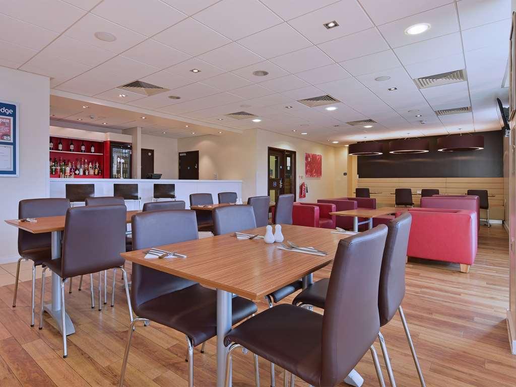 Travelodge High Wycombe Central Ristorante foto