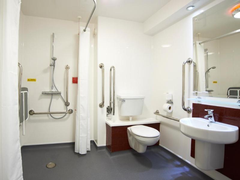 Travelodge High Wycombe Central Esterno foto