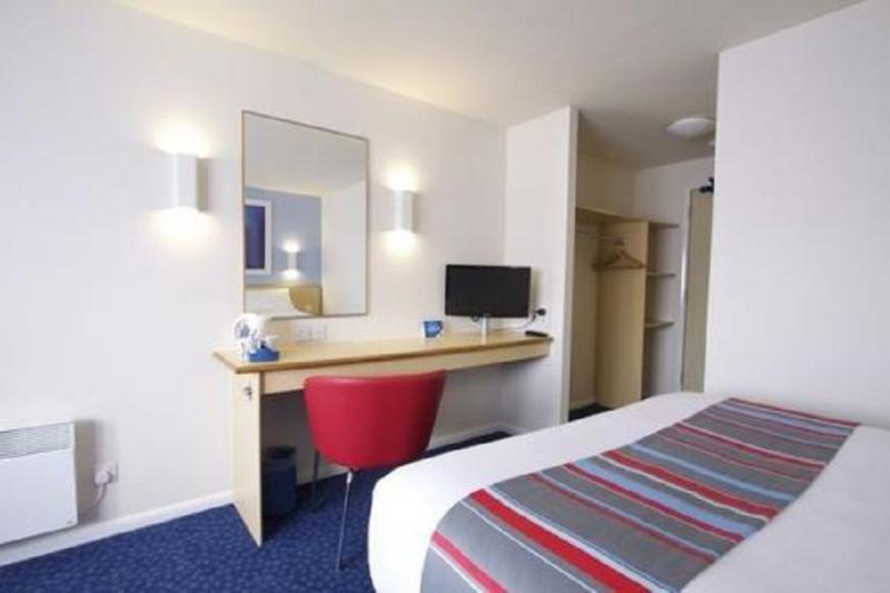 Travelodge High Wycombe Central Esterno foto